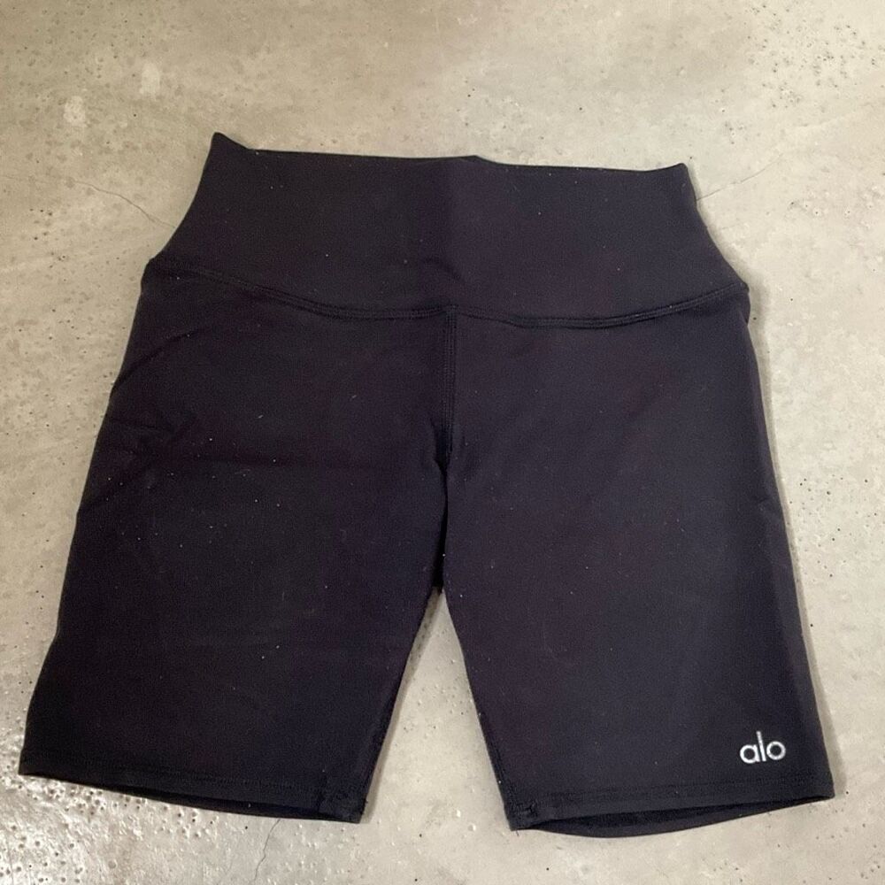 SOLD- Alo Yoga Bike Shorts - Picture 5 of 9
